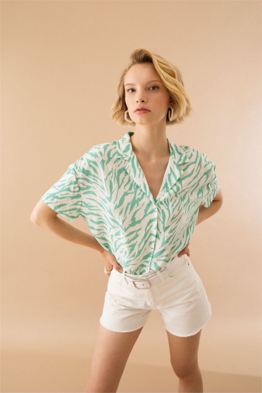 FEMME Bleu Chemise en Viscose à Manches Courtes et à Motifs Coupe Régulière