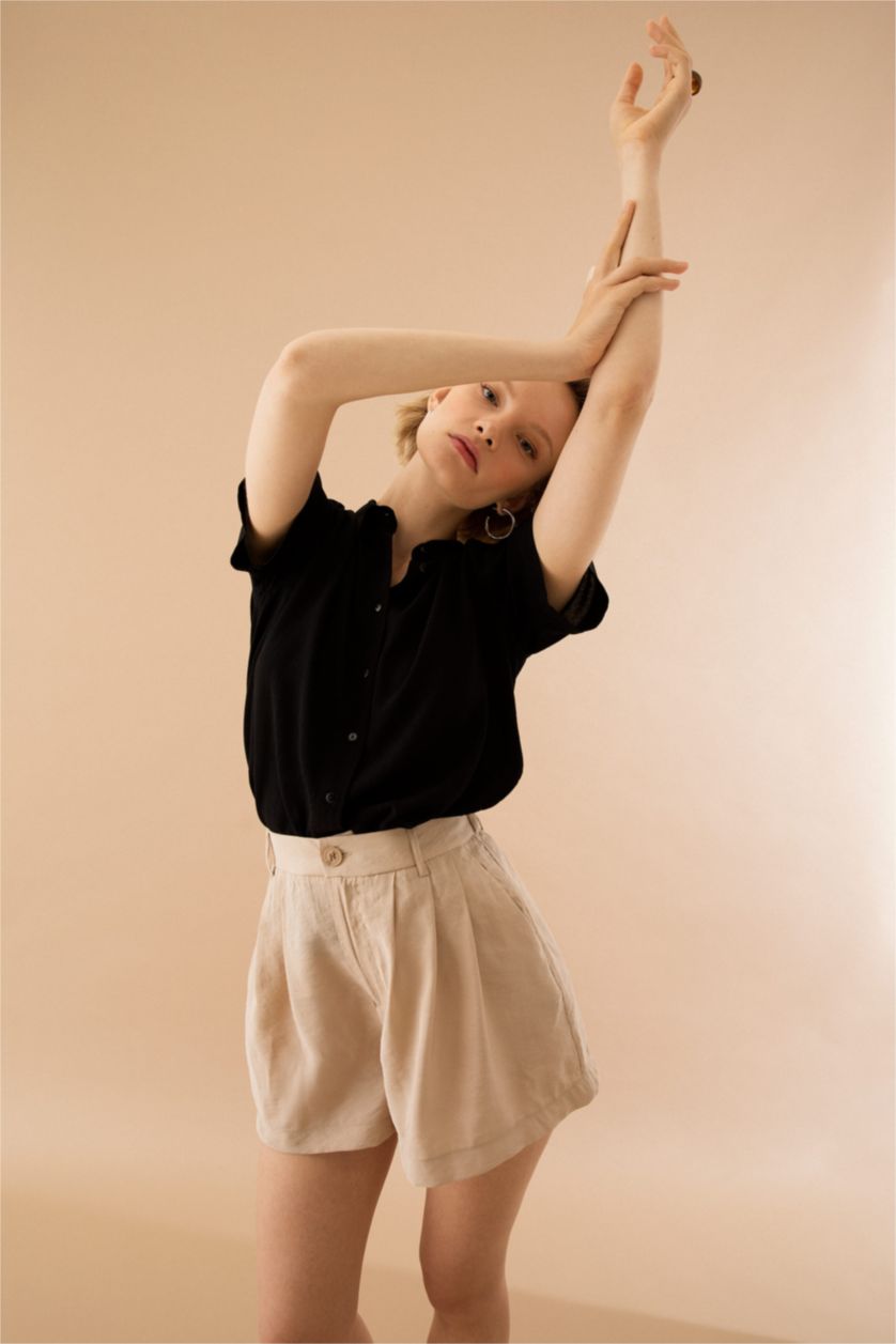 FEMME Noir Chemise à manches courtes en tissu froissé à col chemise coupe classique