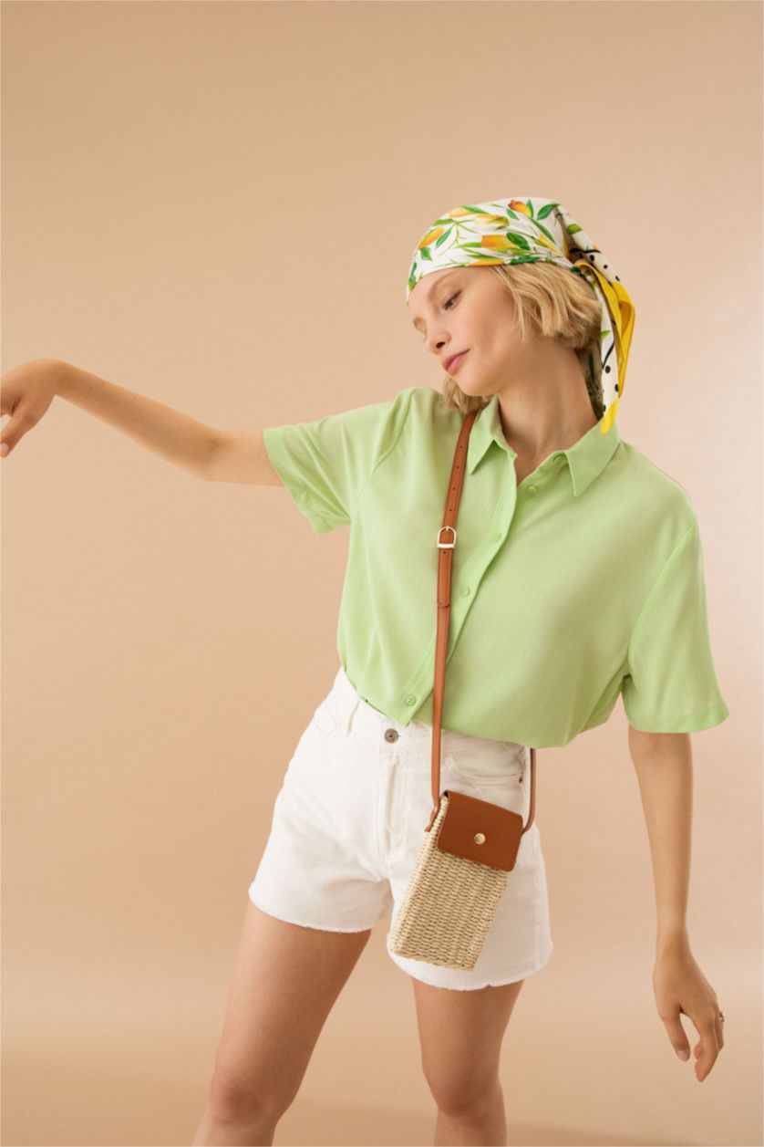 FEMME Vert Clair Chemise à manches courtes en tissu froissé à col chemise coupe classique