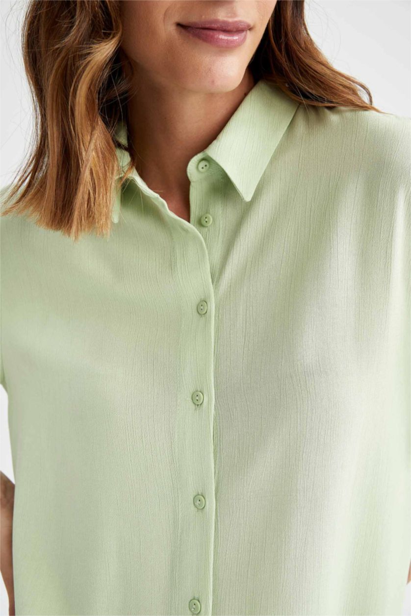 FEMME Vert Clair Chemise à manches courtes en tissu froissé à col chemise coupe classique