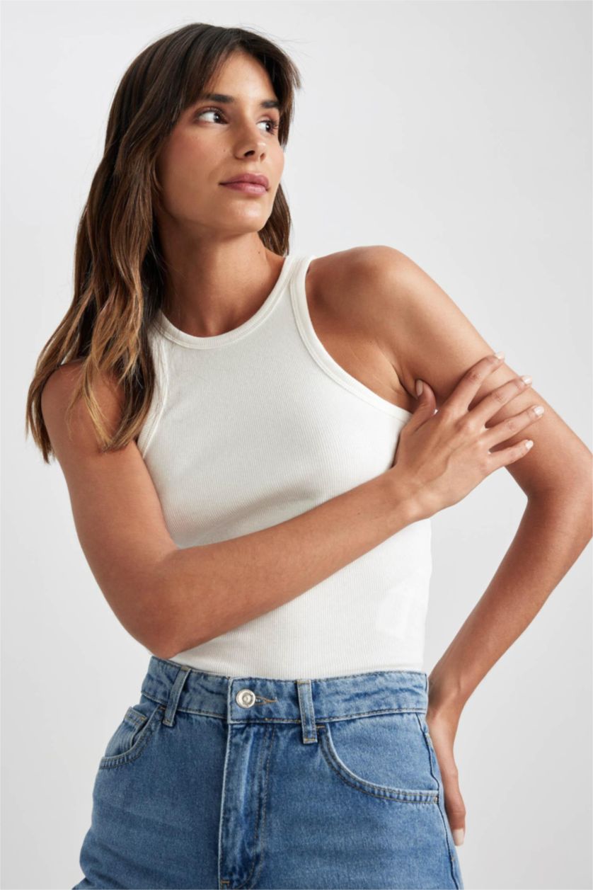 Woman Ecru Slim Fit Halter Collar Ribbed Camisole Undershirt