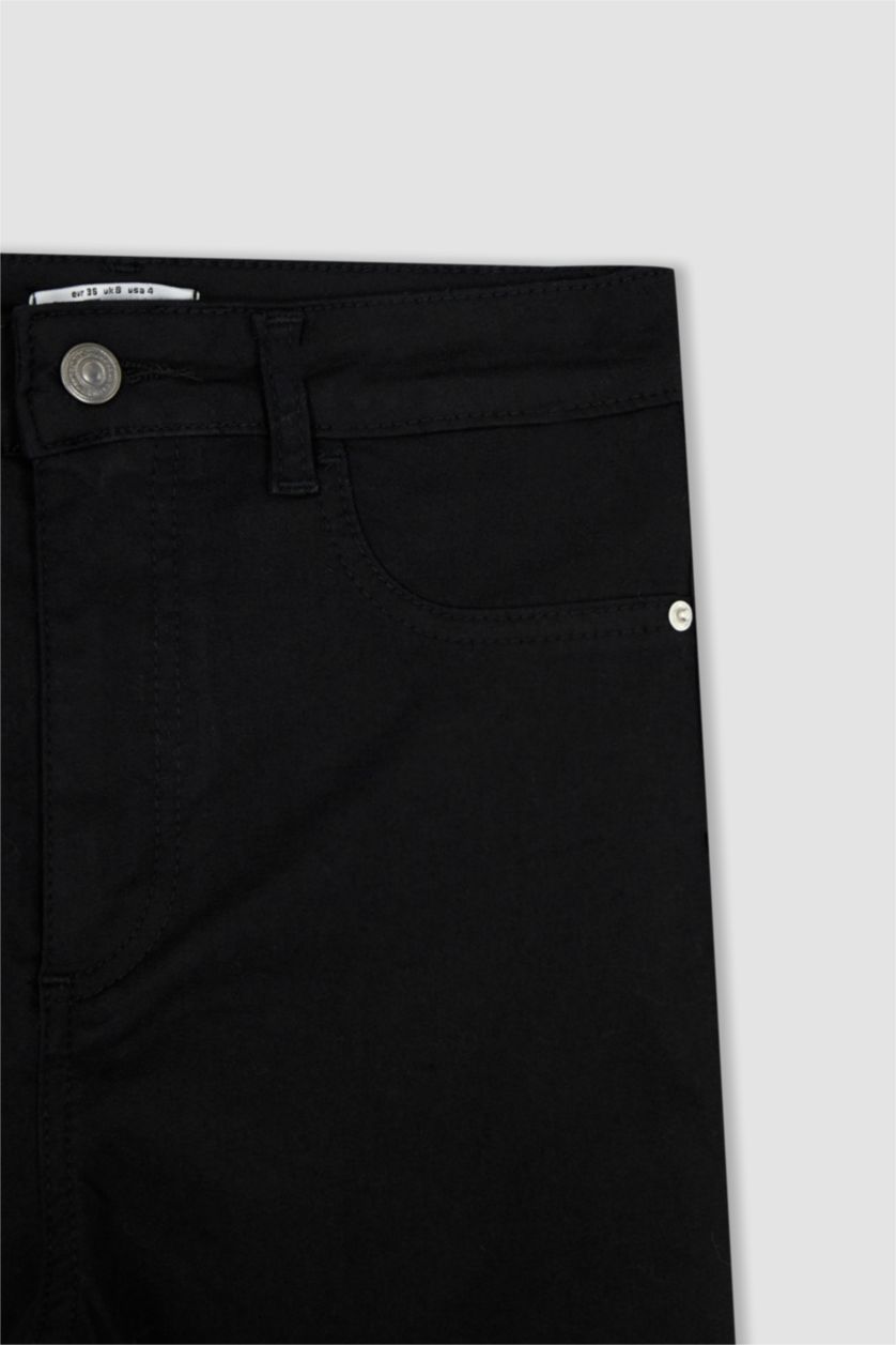 نساء أسود بنطلون ضيق للغاية