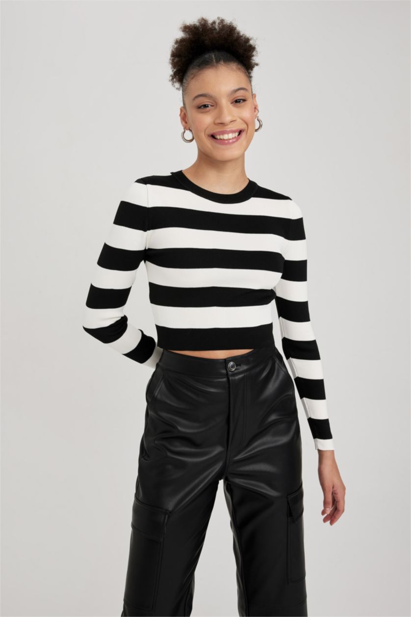 WOMAN Black Slim Fit Crew Neck Knitwear Pullover