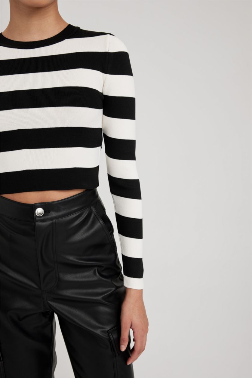 WOMAN Black Slim Fit Crew Neck Knitwear Pullover