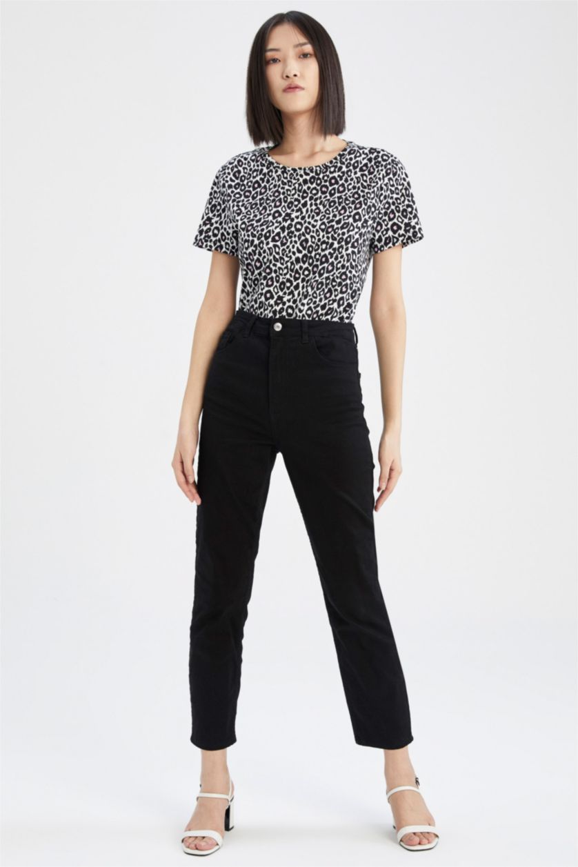 نساء أبيض Regular Fit Cotton Short Sleeve T-Shirt