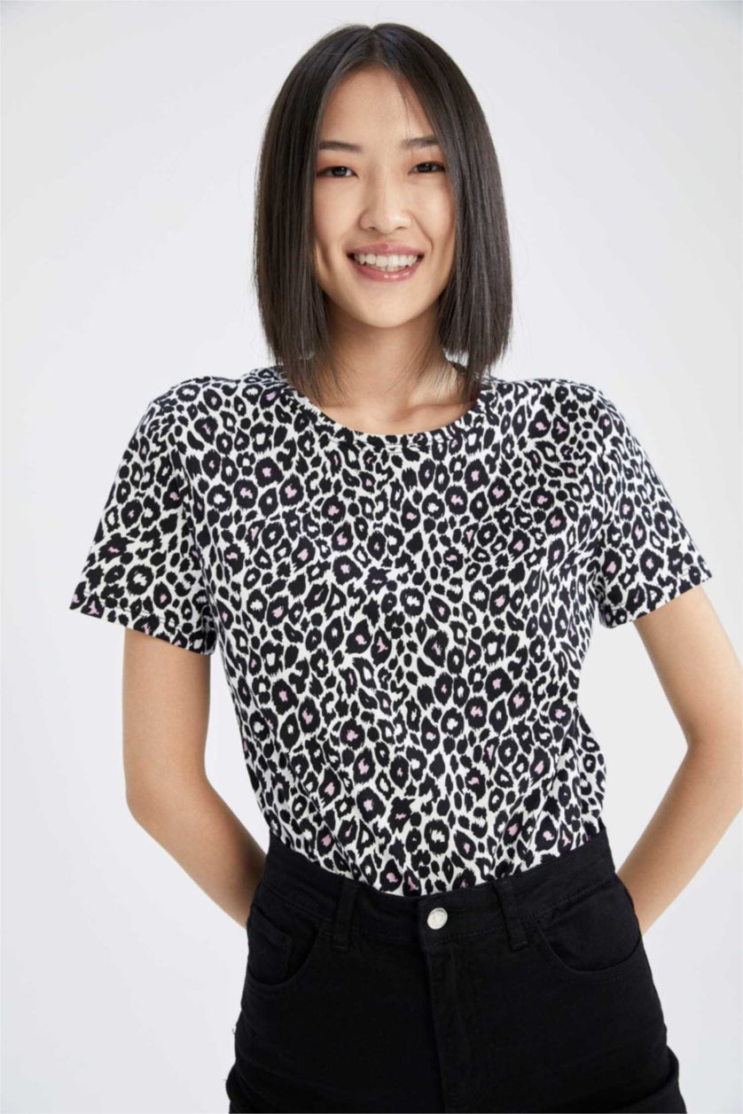 نساء أبيض Regular Fit Cotton Short Sleeve T-Shirt