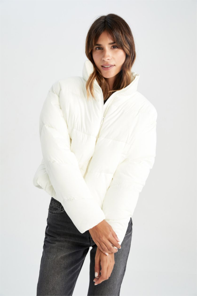 Kadın Ekru Su İtici Oversize Geniş Kesim Kapitone Kumaşlı Şişme Mont