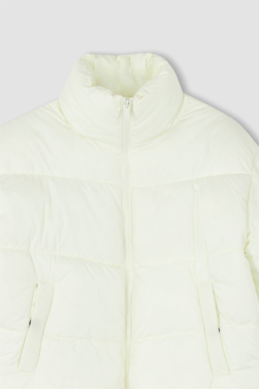 Kadın Ekru Su İtici Oversize Geniş Kesim Kapitone Kumaşlı Şişme Mont