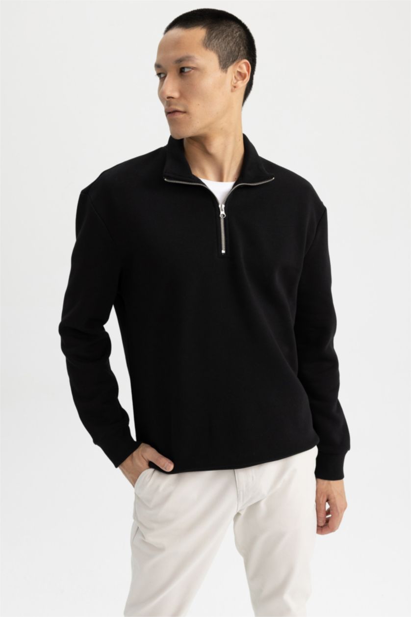 Men Black Comfort Fit Sweatshirt