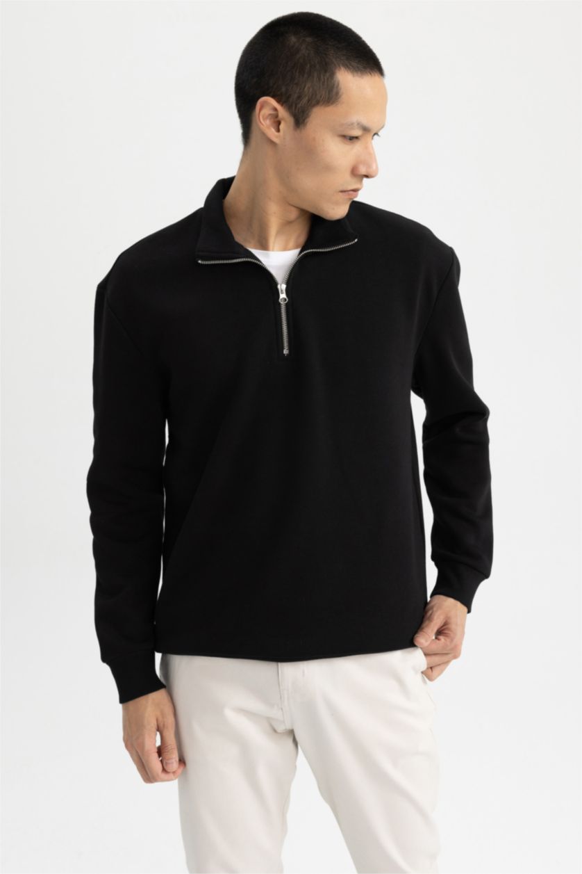 Men Black Comfort Fit Sweatshirt