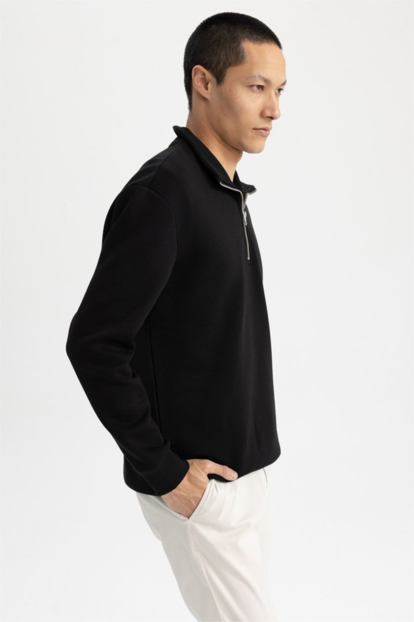 Men Black Comfort Fit Sweatshirt