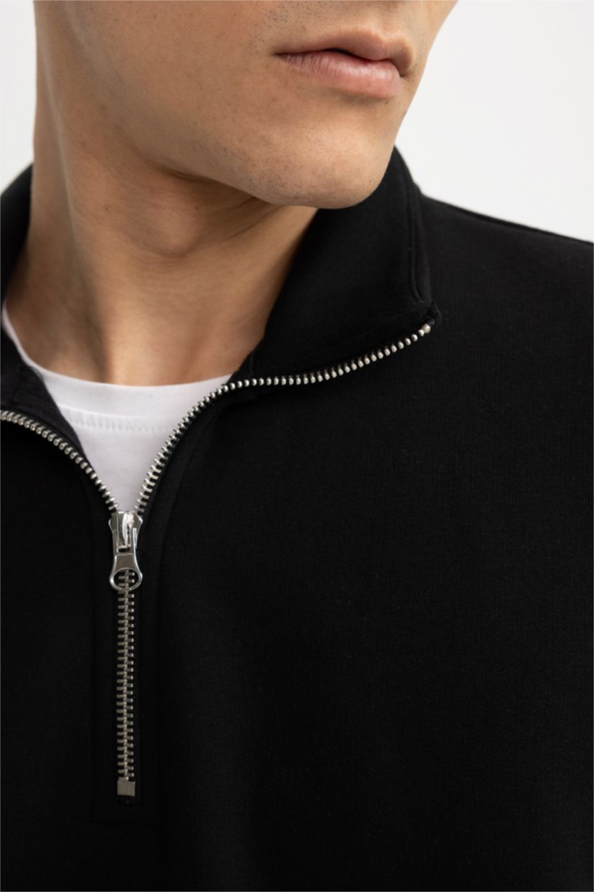 Men Black Comfort Fit Sweatshirt