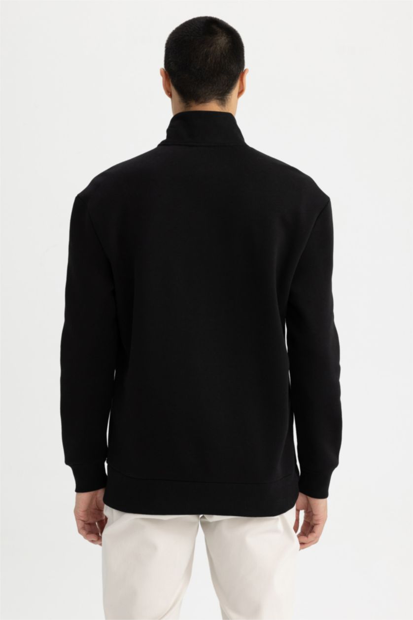 Men Black Comfort Fit Sweatshirt
