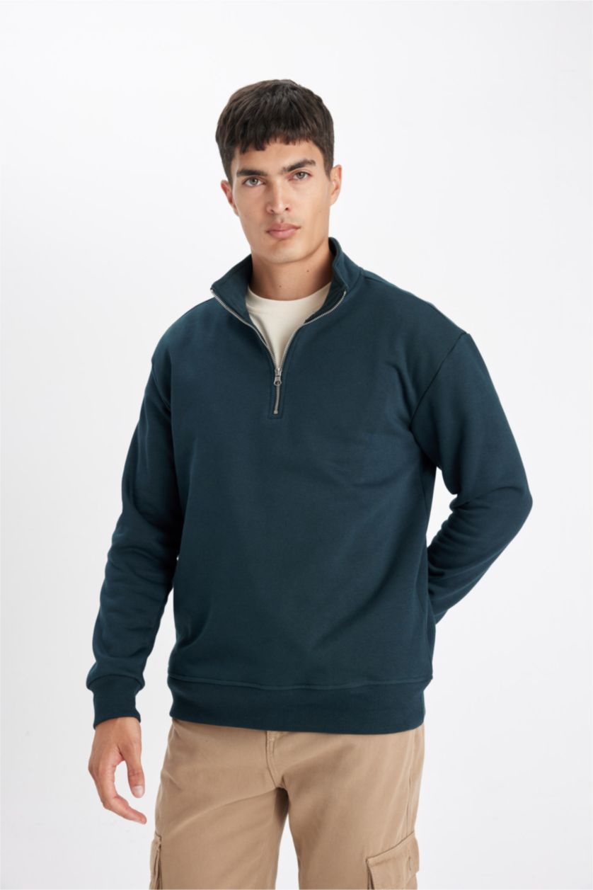MAN Dark Green Comfort Fit Sweatshirt