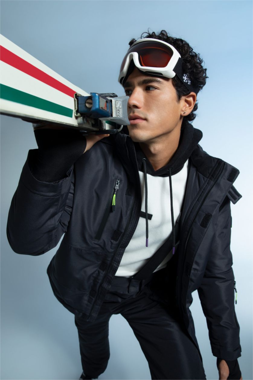 MAN Black Defacto Fit Regular Fit Ski Jacket