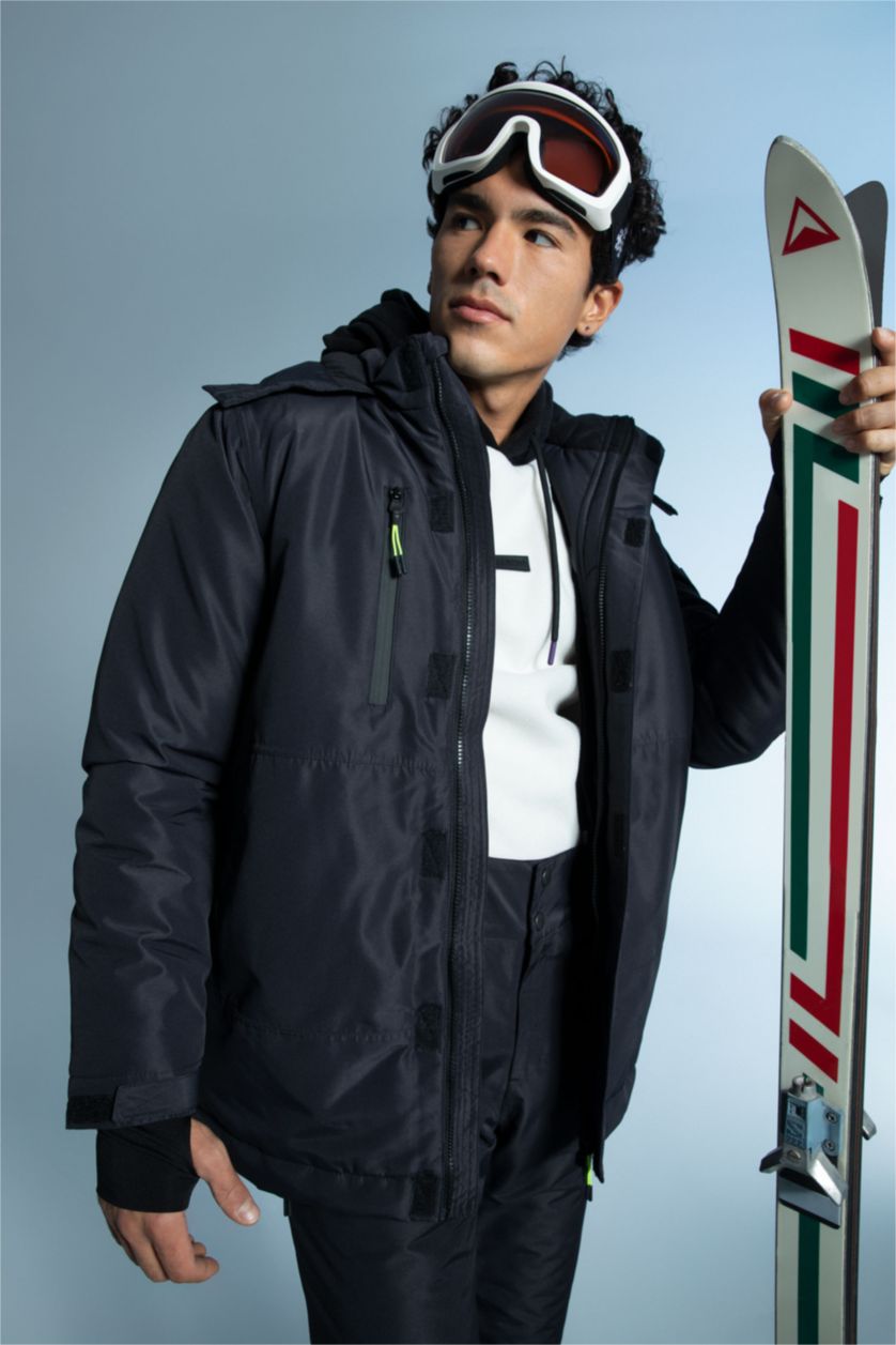 MAN Black Defacto Fit Regular Fit Ski Jacket