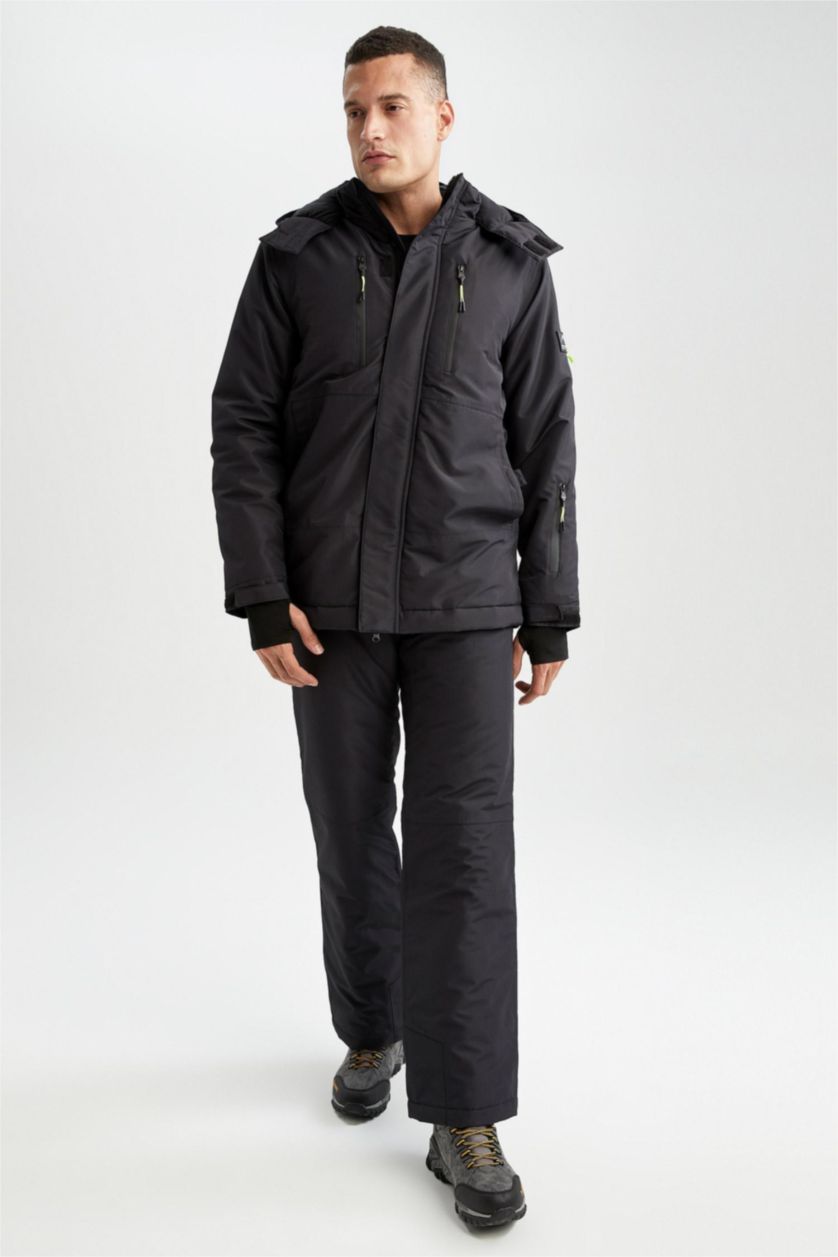 MAN Black Defacto Fit Regular Fit Ski Jacket