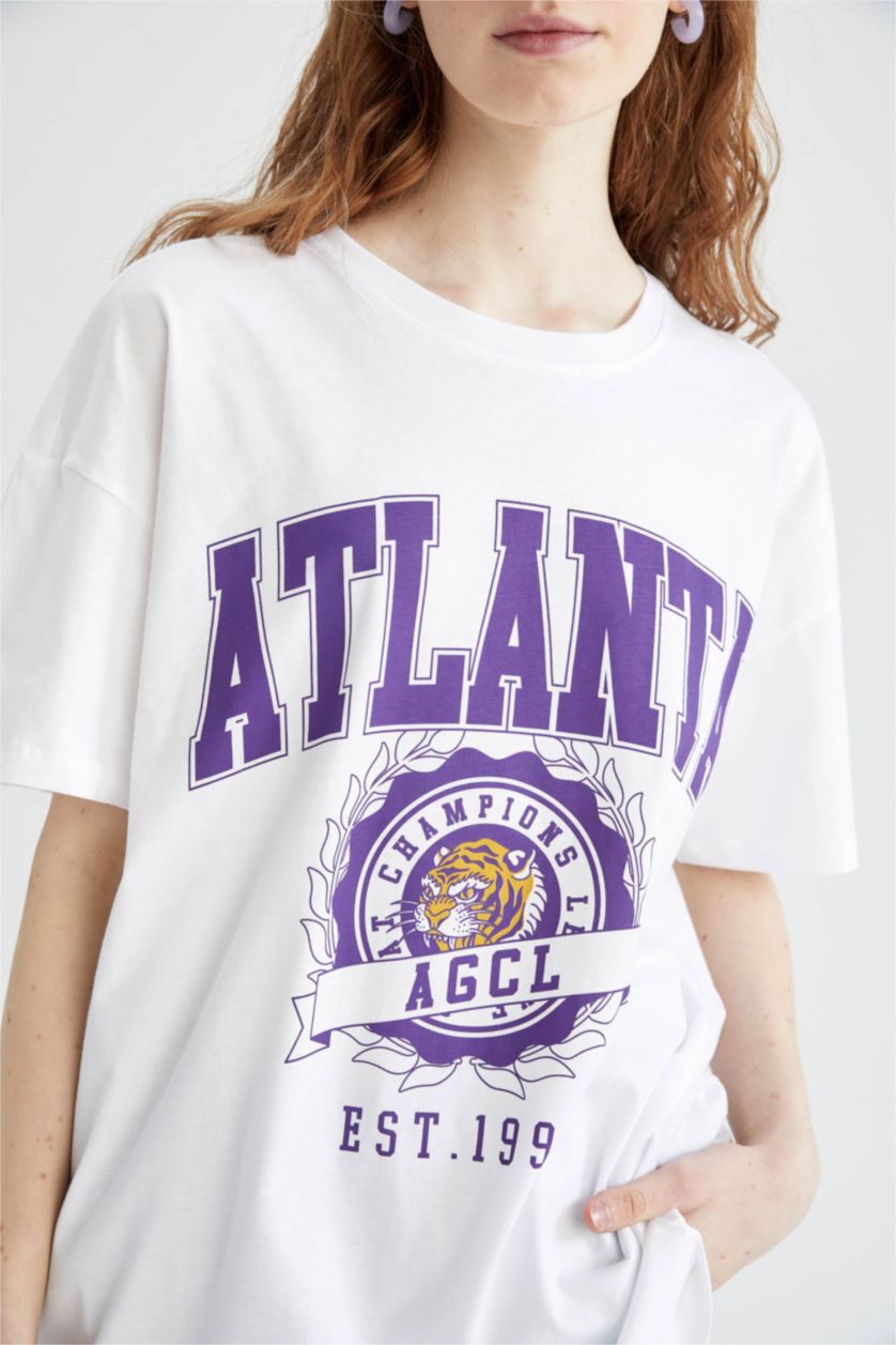 نساء أبيض تي شيرت نص كم مطبوع اوفر سايز بياقة مستديرة