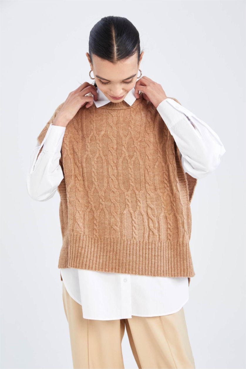 Woman Beige Relax Fit Crew Neck Vest