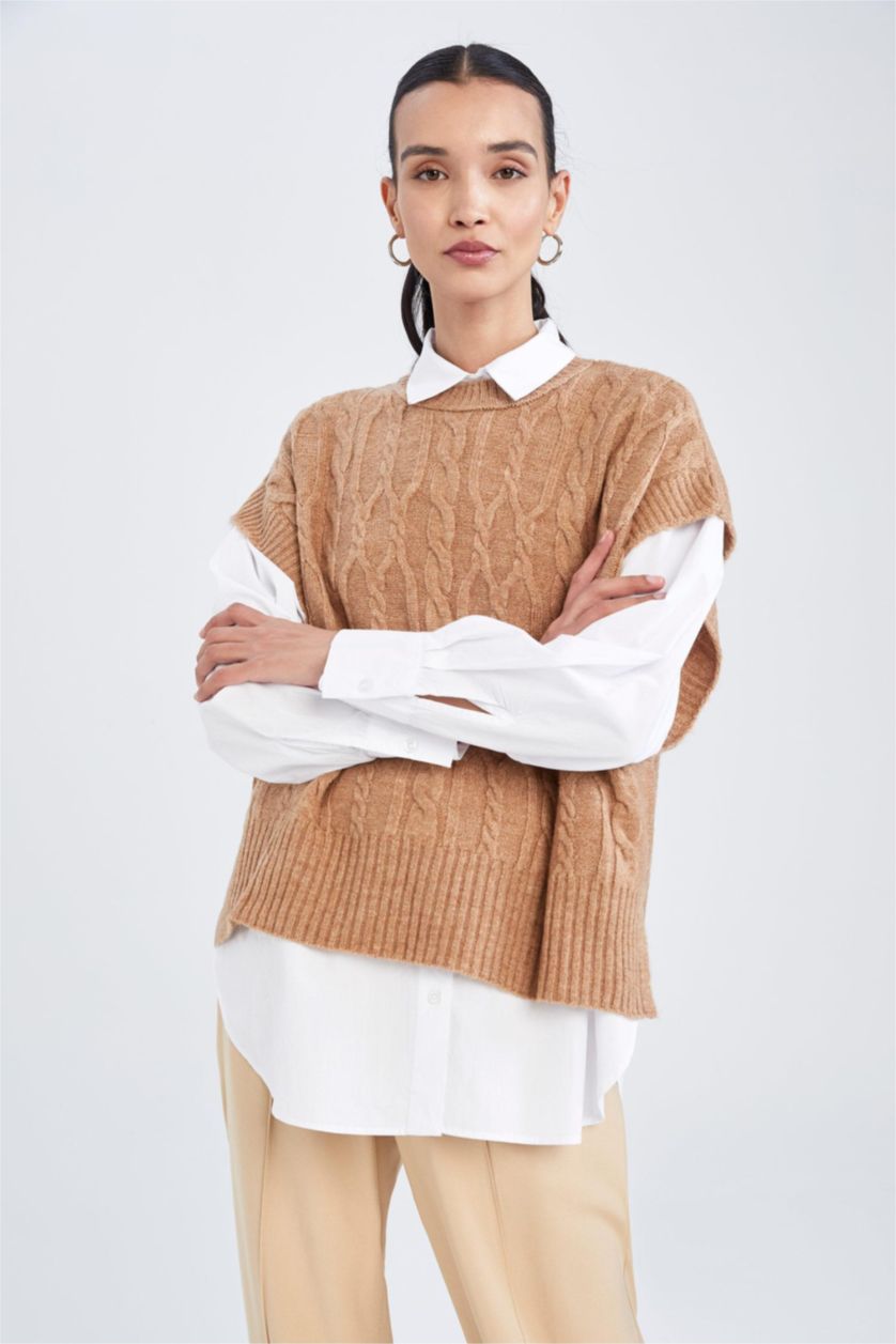 Woman Beige Relax Fit Crew Neck Vest