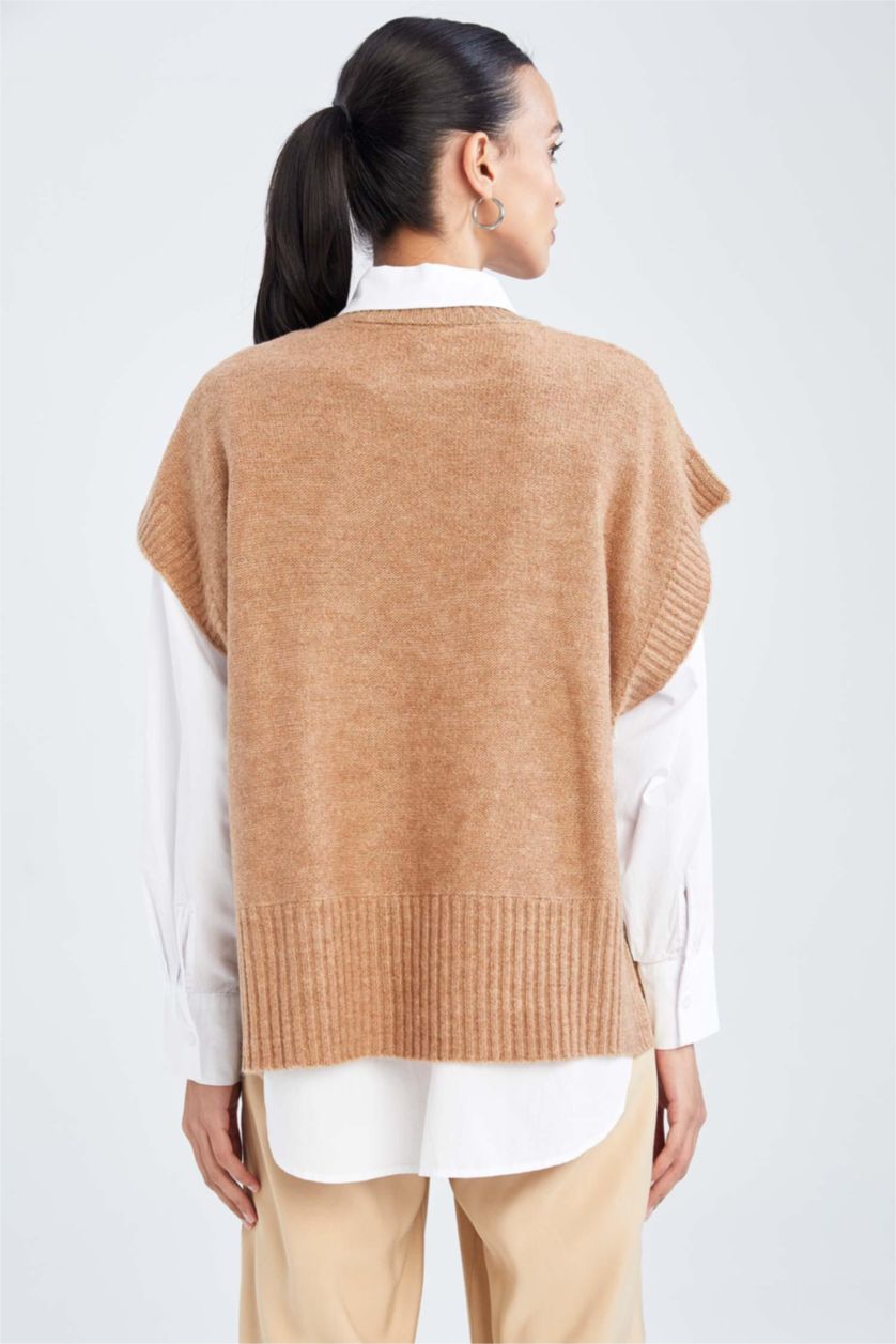 Woman Beige Relax Fit Crew Neck Vest