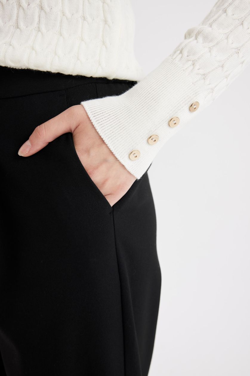 FEMME Écru Pull-Over Col Rond