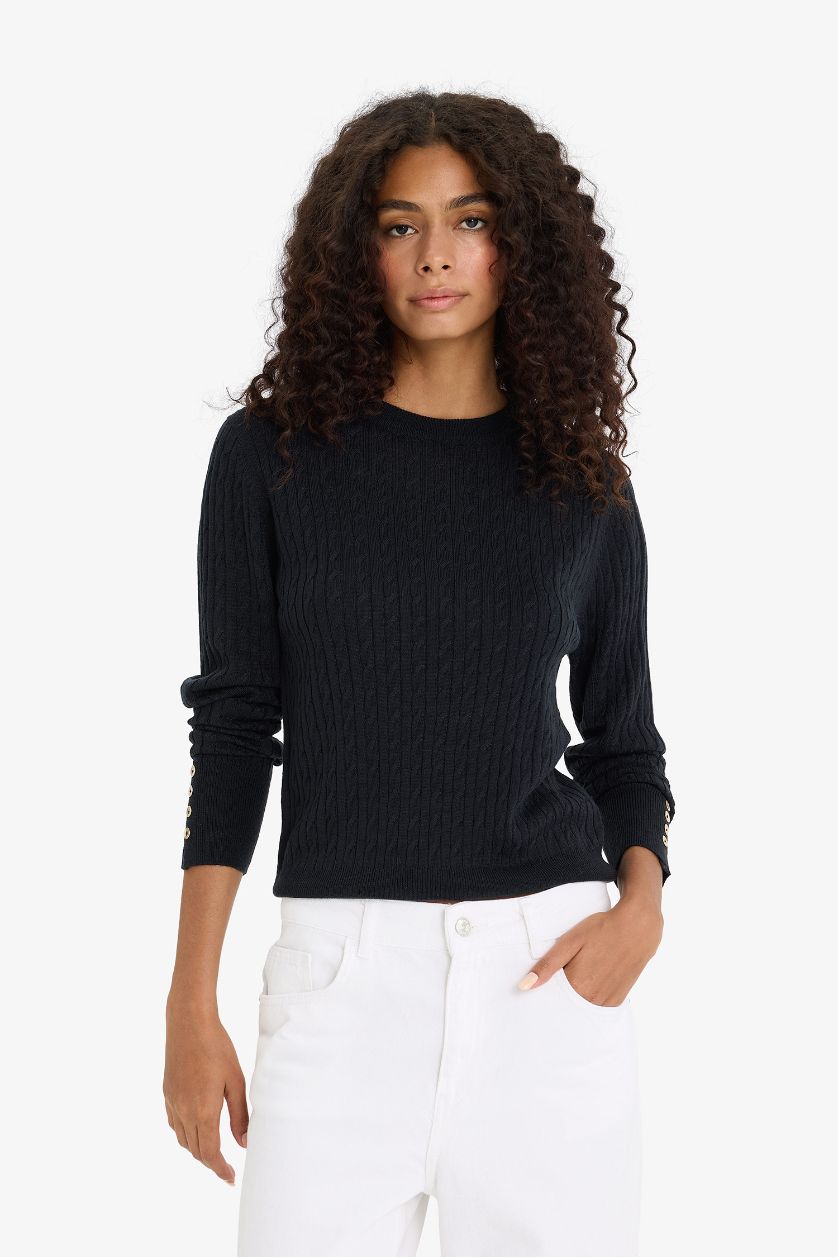 Woman Black Regular Fit Crew Neck Knitted Buttoned Black Knitted Pullover