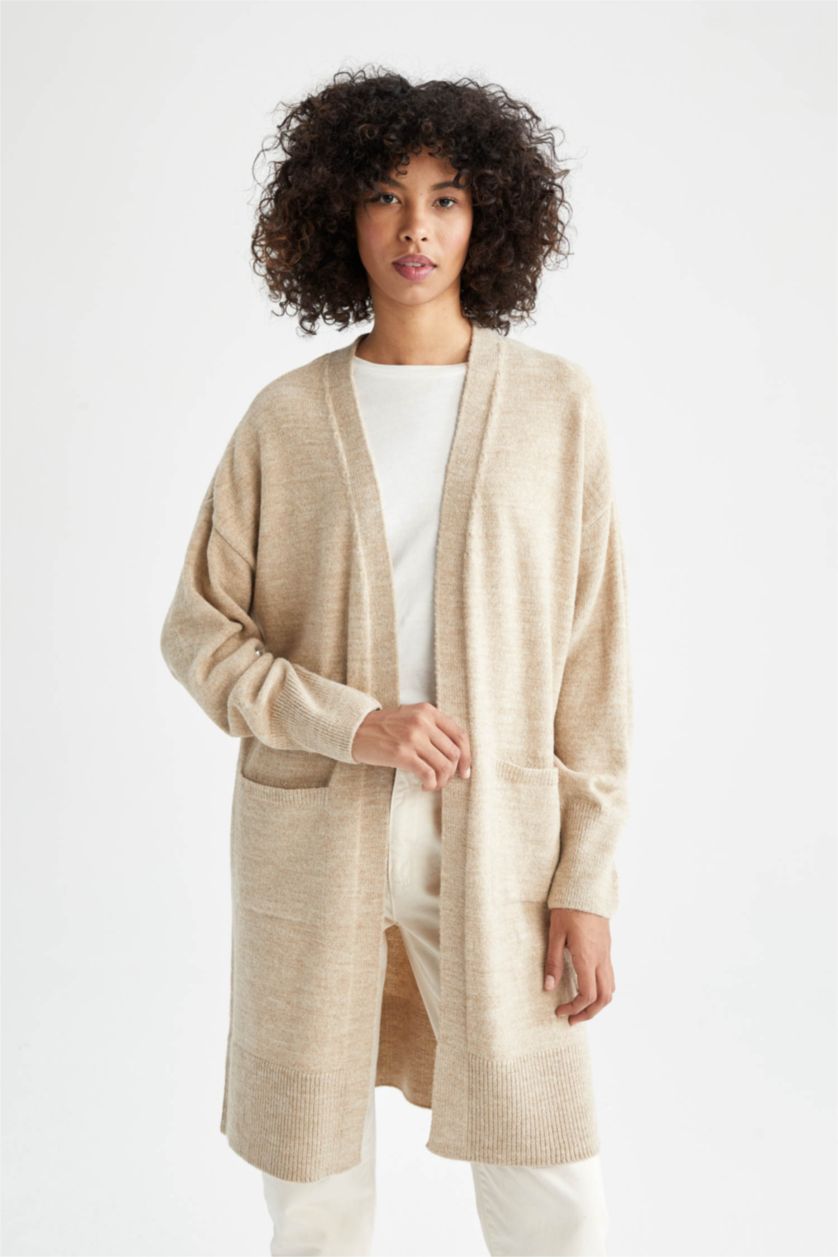 FEMME Beige Cardigan mi-long en maille à col en V et poche à coupe régulière