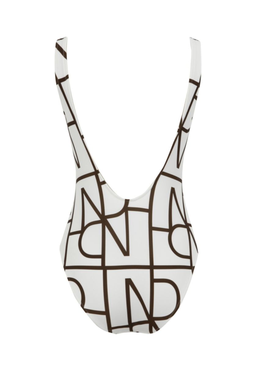 حريمي بني فاتح مايوه قصة عادية Fall In Love من