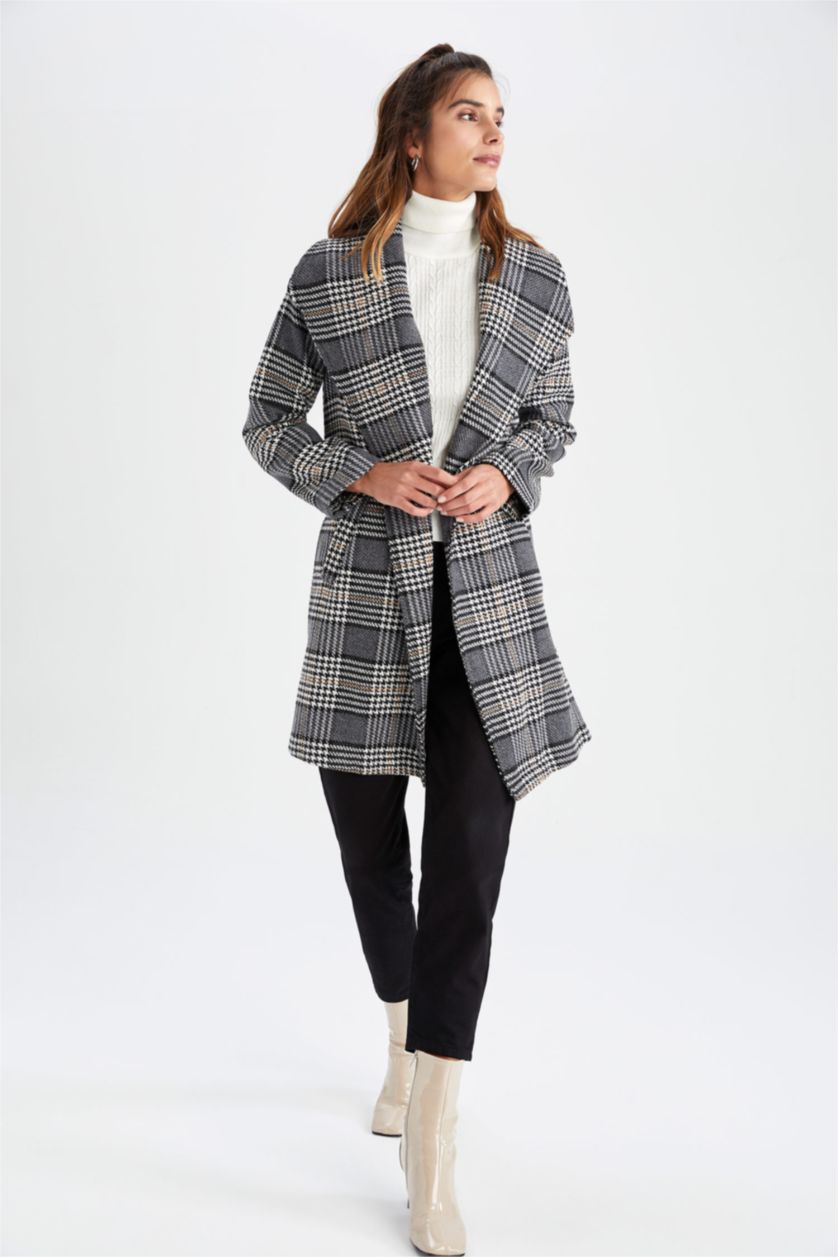 Woman Grey Cachet