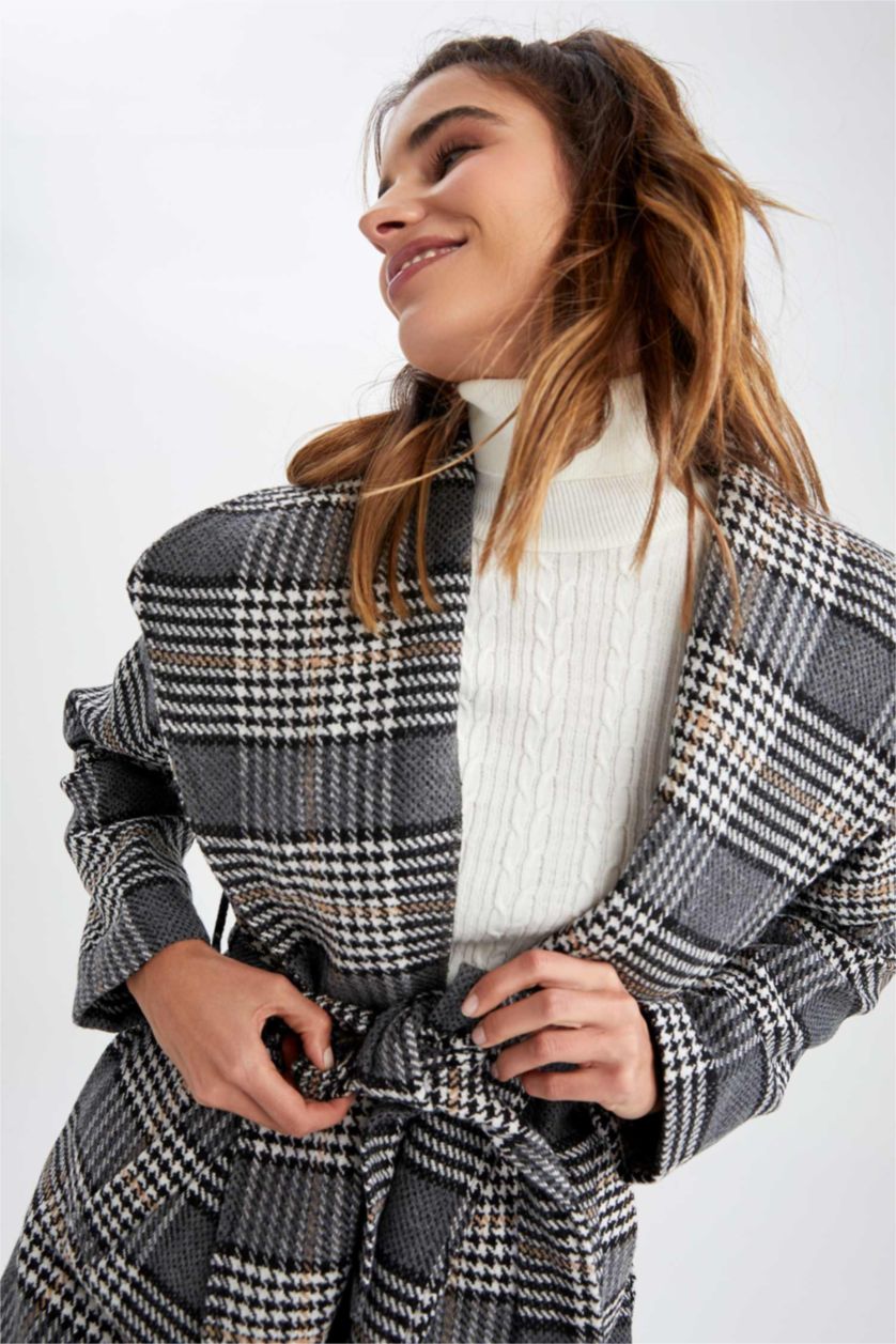 Woman Grey Cachet