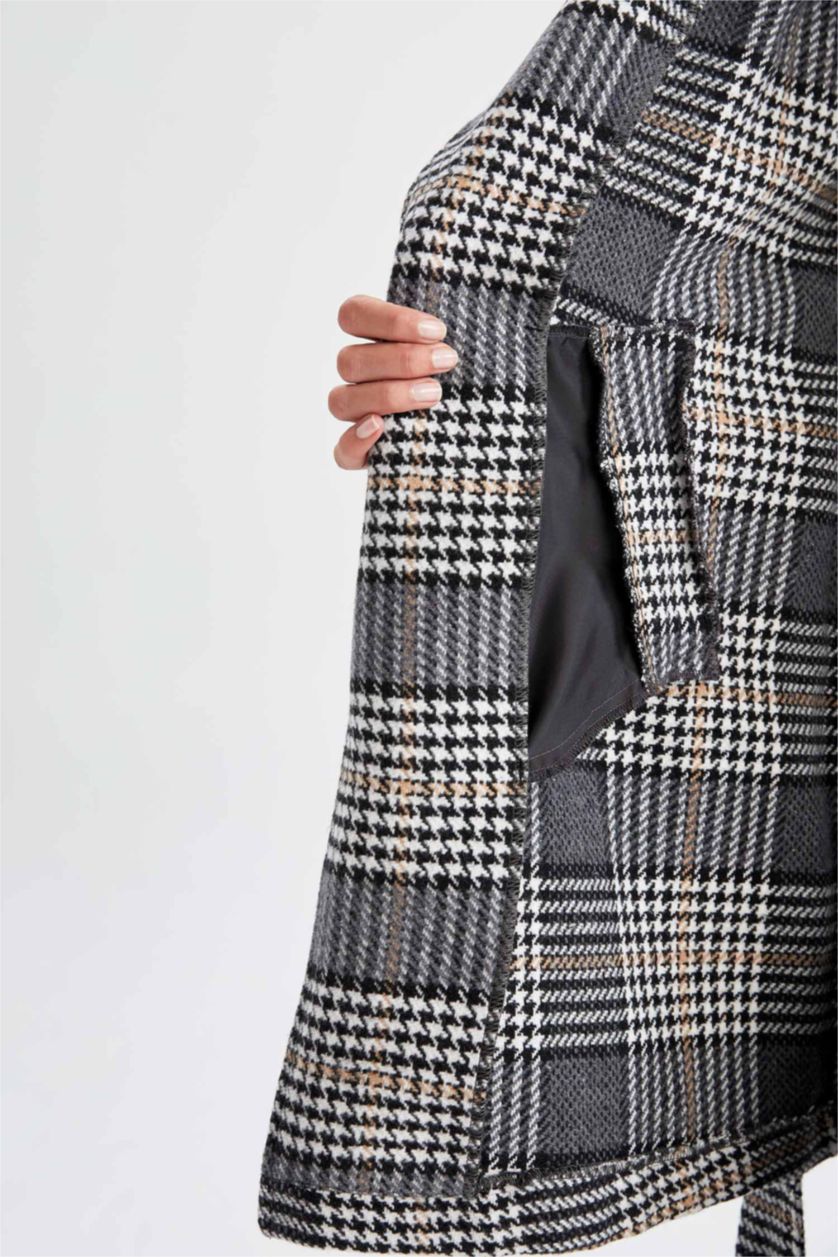Woman Grey Cachet