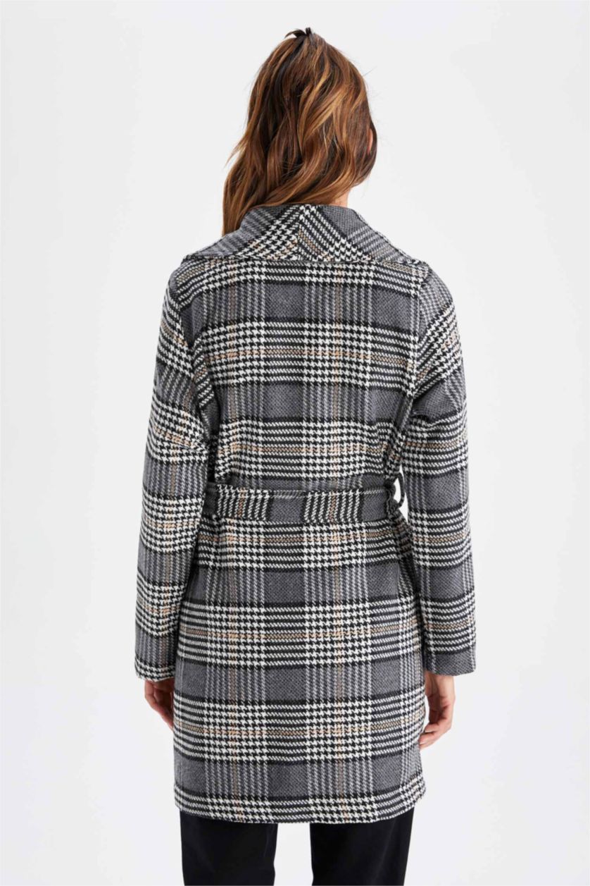 Woman Grey Cachet
