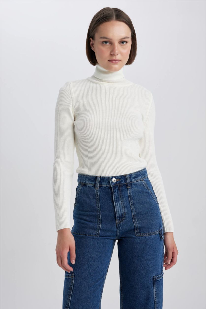 FEMME Écru Pull-Over Coupe Slim Col De Tortue