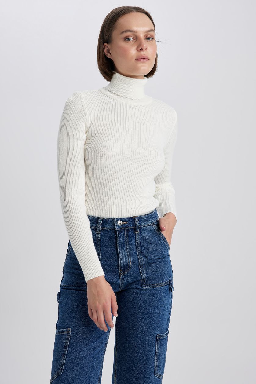 FEMME Écru Pull-Over Coupe Slim Col De Tortue