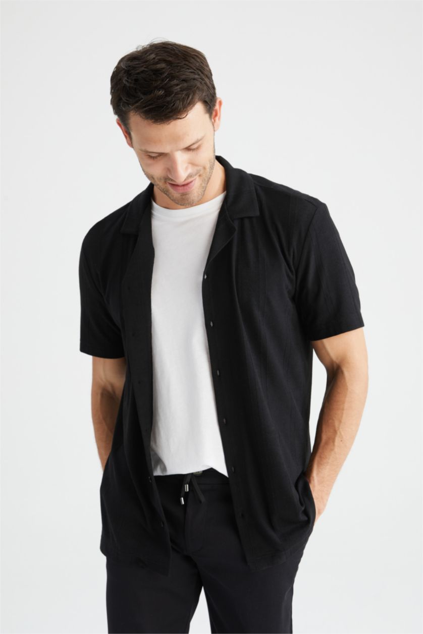Erkek Siyah Regular Fıt Jakarlı Kısa Kollu Gömlek