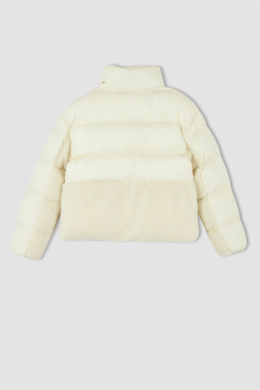 Kadın Ekru Su itici Dik Yaka Pelüş Detaylı Mont