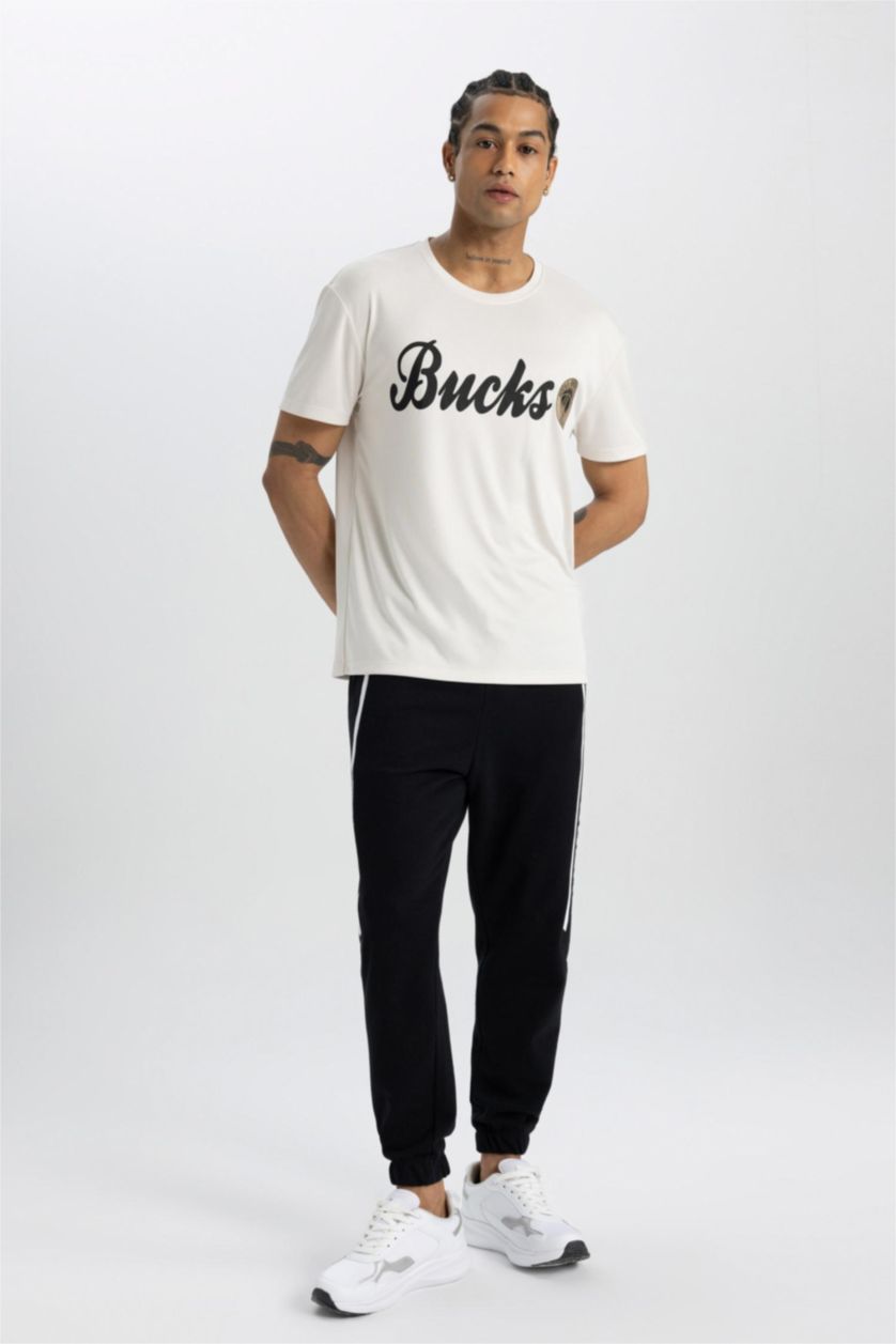 HOMME Beige T-shirt NBA Milwaukee Bucks en tissu épais à col rond et manches courtes de DeFactoFit