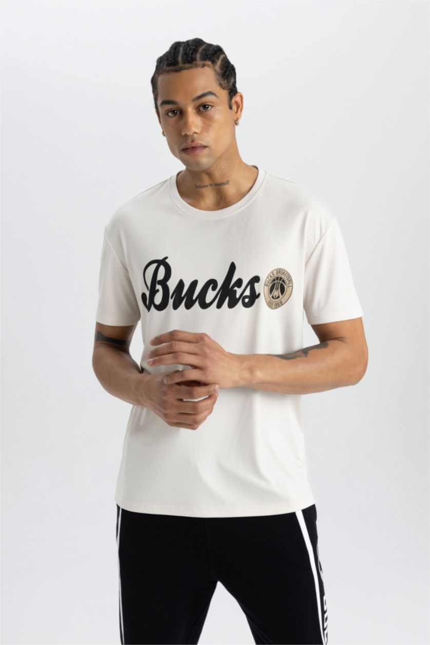 HOMME Beige T-shirt NBA Milwaukee Bucks en tissu épais à col rond et manches courtes de DeFactoFit