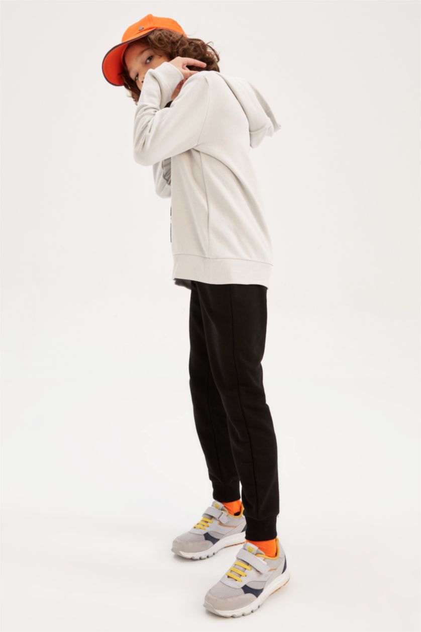 أولاد حجري فاتح طقم ولادي بغطاء للرأس مطبوع - قطعتين