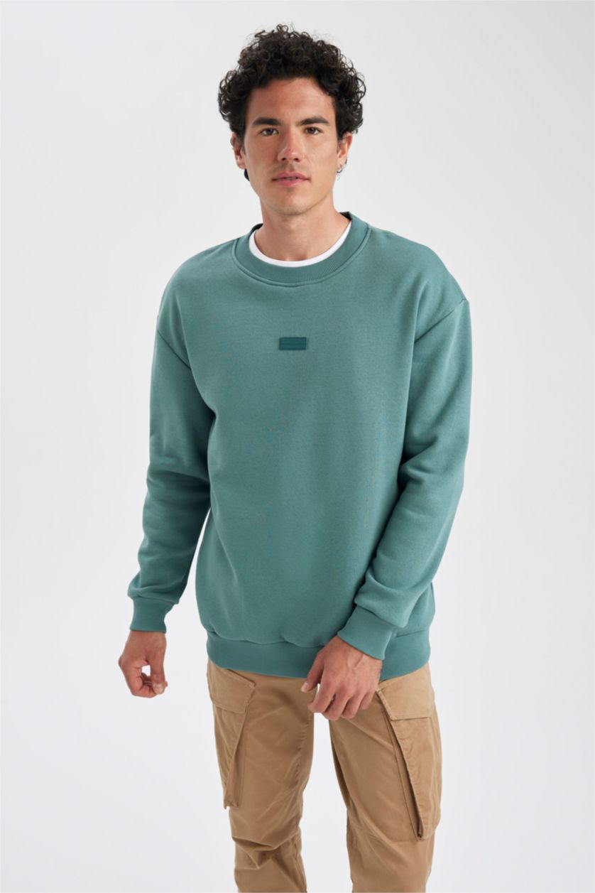 Man Green Boxy Fit Crew Neck Sweatshirt