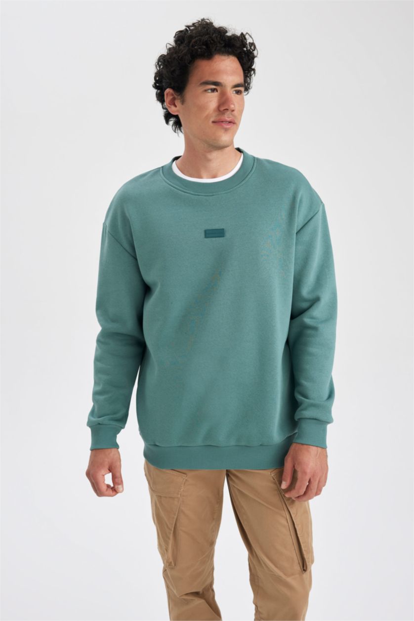 Man Green Boxy Fit Crew Neck Sweatshirt