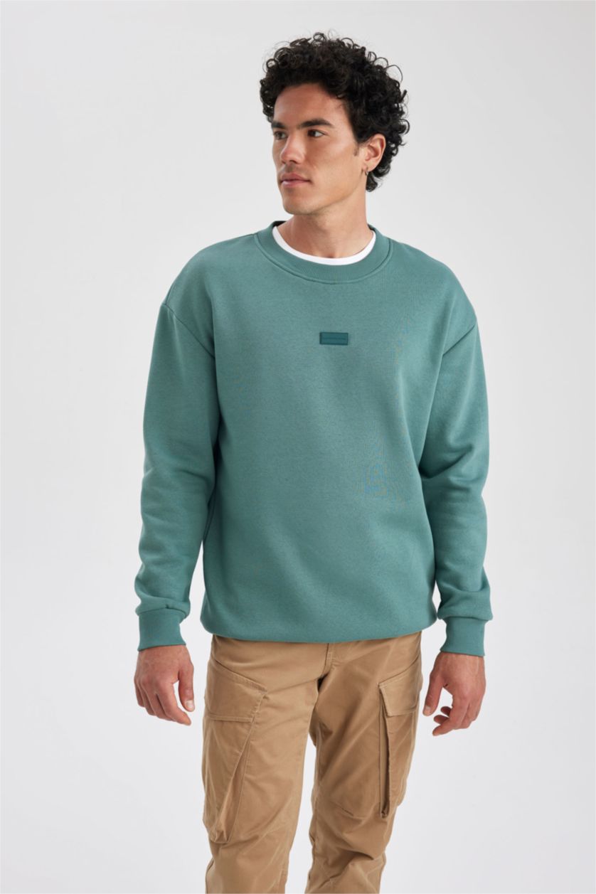 Man Green Boxy Fit Crew Neck Sweatshirt