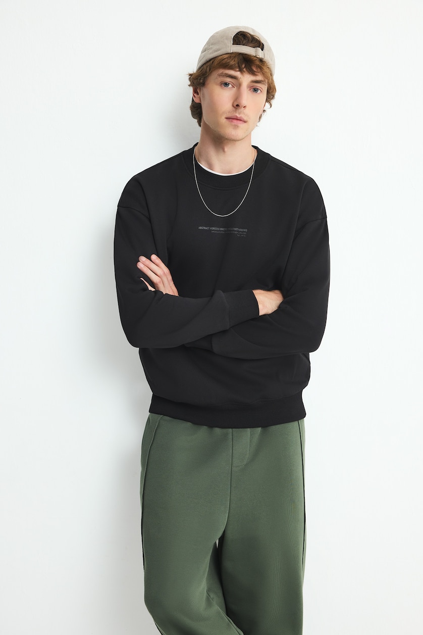 Ерлер қара Boxy Fit свитшот