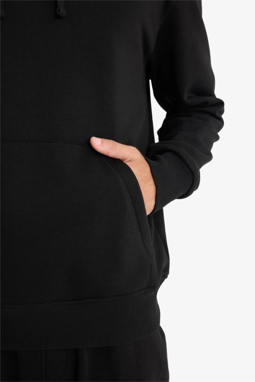 Erkek Siyah Regular Fit Kapüşonlu İçi Yumuşak Tüylü Kanguru Cepli Basic Düz Sweatshirt