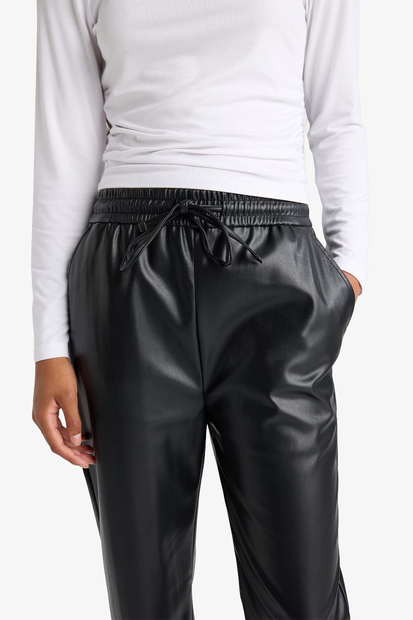 نساء أسود بنطرون جوجر فيت بجيب