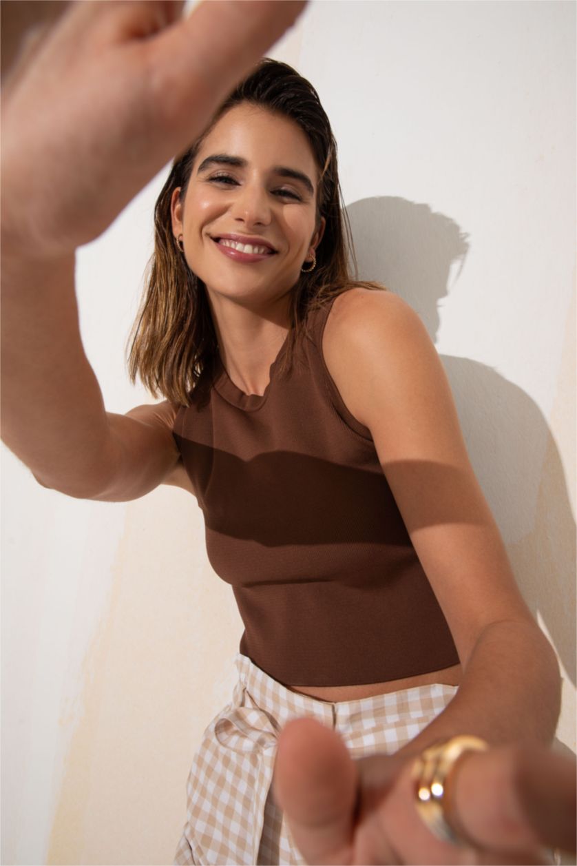 FEMME Marron Haut Court Ajusté En Tricot À Décolleté En Corde