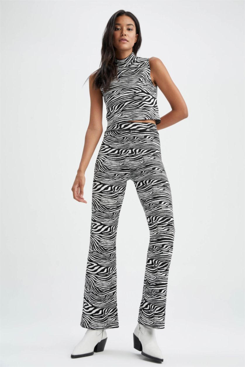 Kadın Ekru Fıtted Yarım Balıkçı Yaka Atlet