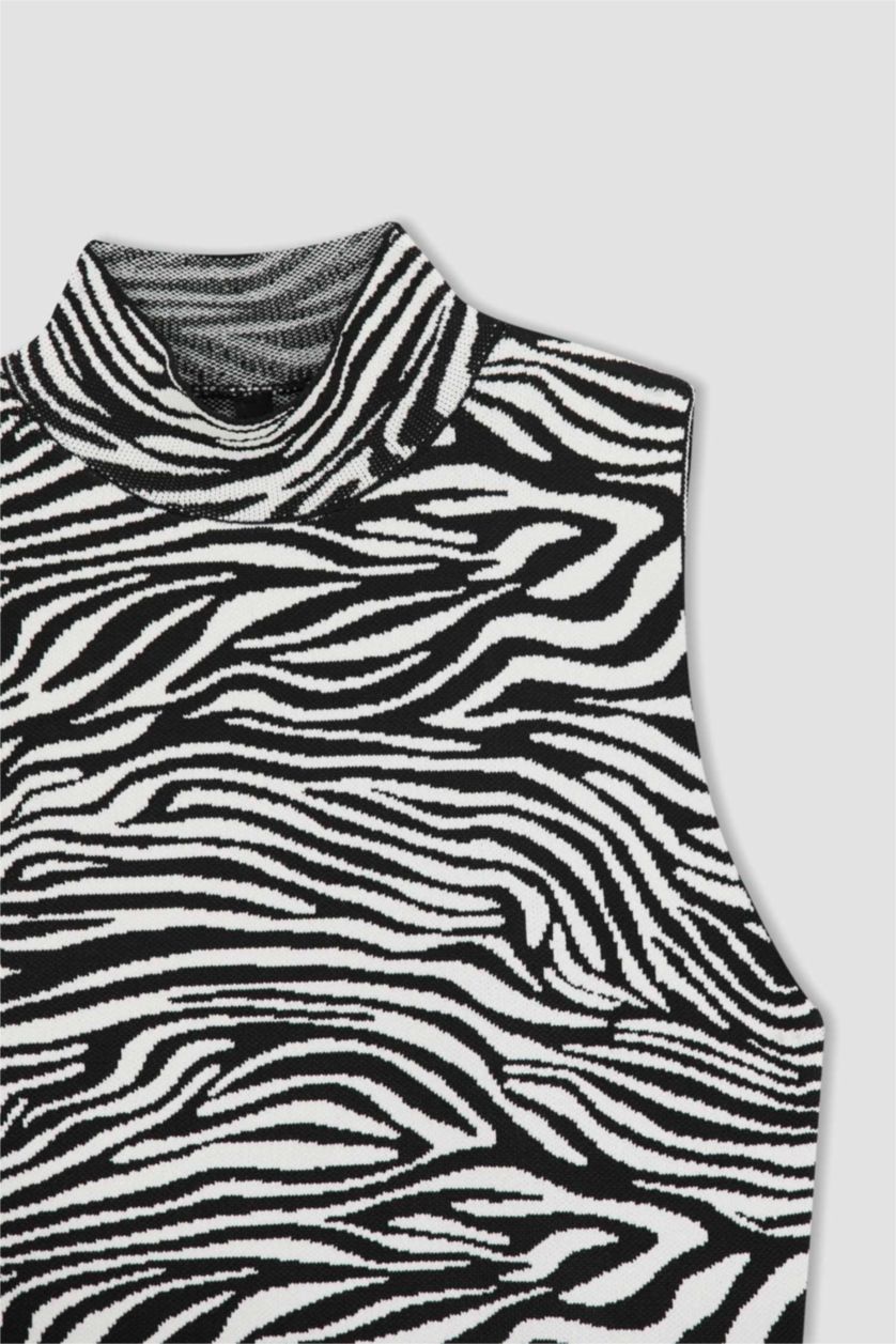 Kadın Ekru Fıtted Yarım Balıkçı Yaka Atlet