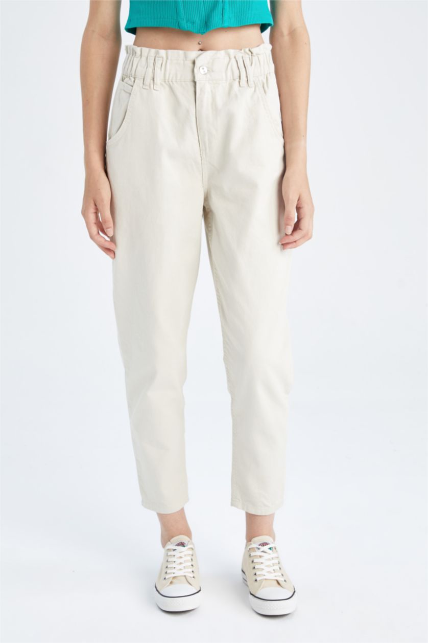 FEMME Beige Pantalon ample en gabardine à taille normale